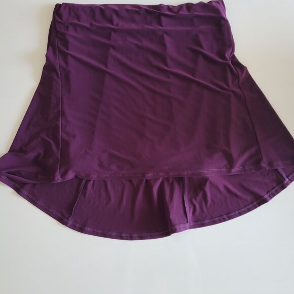 Timeless deep rich-colour coordinated assemble: flowy top and tulip skirt - Picture 8 of 11